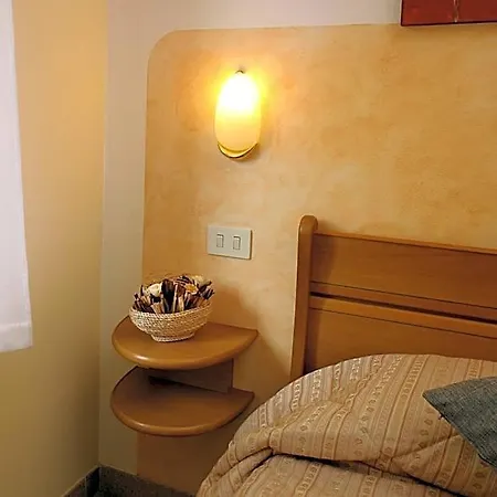 Le Rondini リッコ・デル・ゴルフォ・ディ・スペーツィア